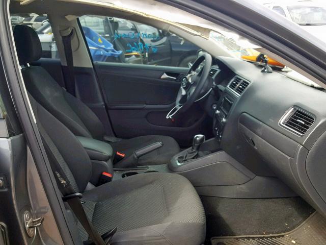 3VW2K7AJ8EM310529 - 2014 VOLKSWAGEN JETTA BASE GRAY photo 5