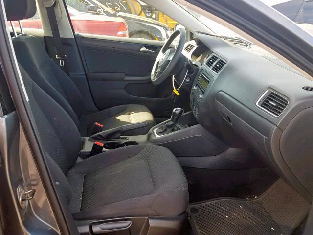 3VW2K7AJ6BM011097 - 2011 VOLKSWAGEN JETTA BASE GRAY photo 5