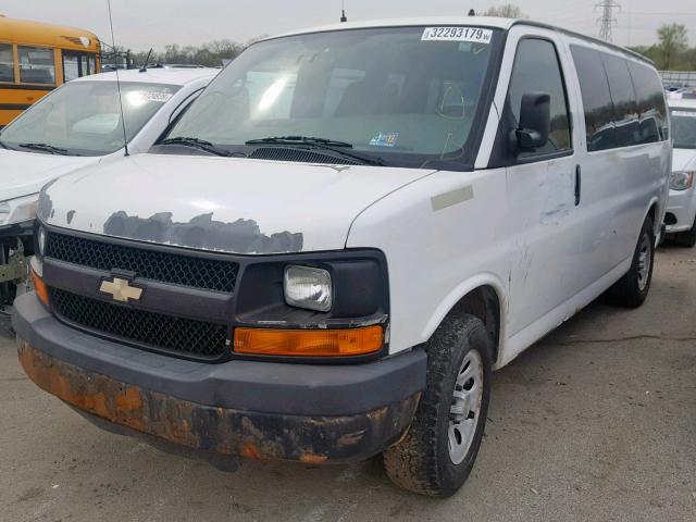 1GNFG154991172680 - 2009 CHEVROLET EXPRESS G1 WHITE photo 2