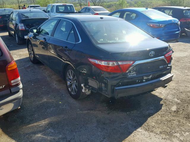 4T1BD1FK5FU144796 - 2015 TOYOTA CAMRY HYBR GRAY photo 3