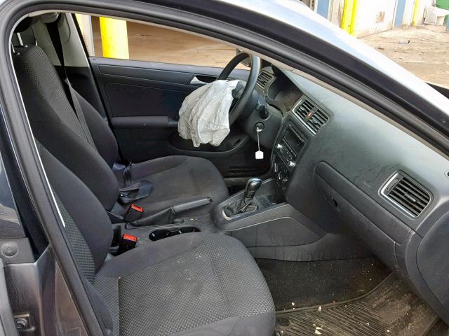 3VW2K7AJ5CM388313 - 2012 VOLKSWAGEN JETTA BASE 灰色 照片 5