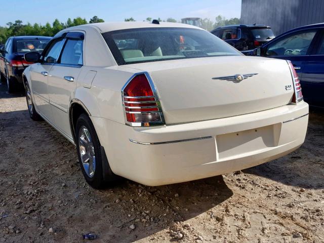 2C3AA53GX5H601172 - 2005 CHRYSLER 300 TOURIN WHITE photo 3