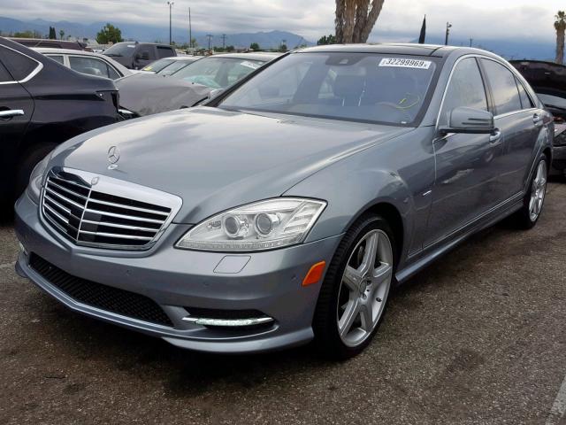 WDDNG7DB8CA452269 - 2012 MERCEDES-BENZ S 550 GRAY photo 2