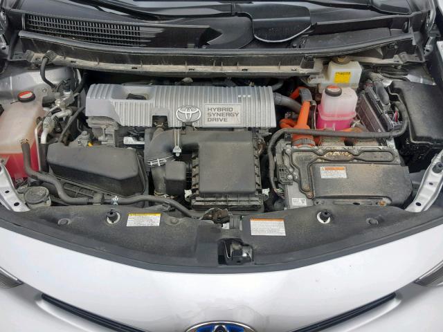 JTDZN3EU7GJ054776 - 2016 TOYOTA PRIUS V SILVER photo 7