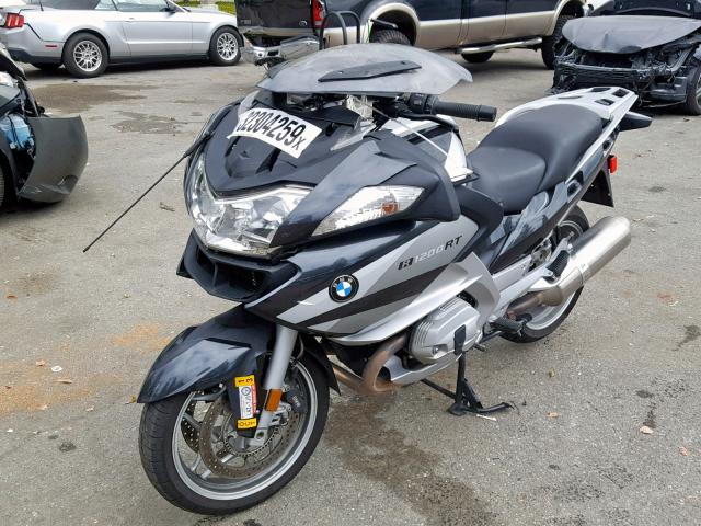 WB1044004AZW18119 - 2010 BMW R1200 RT SILVER photo 2