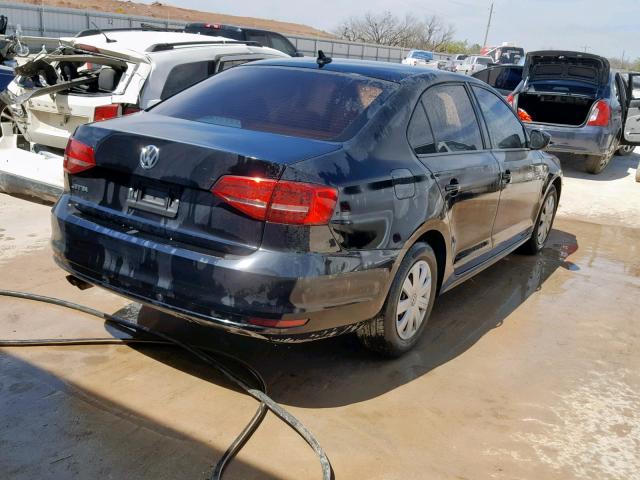 3VW2K7AJ7FM413717 - 2015 VOLKSWAGEN JETTA BASE BLACK photo 4