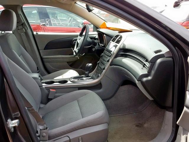 1G11B5SA4DF133180 - 2013 CHEVROLET MALIBU LS ნაცრისფერი ფოტო 5