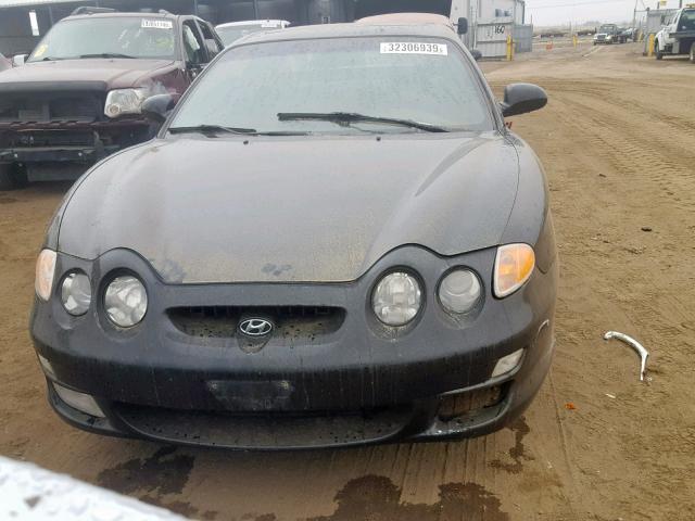 KMHJG35F3YU218058 - 2000 HYUNDAI TIBURON BLACK photo 9