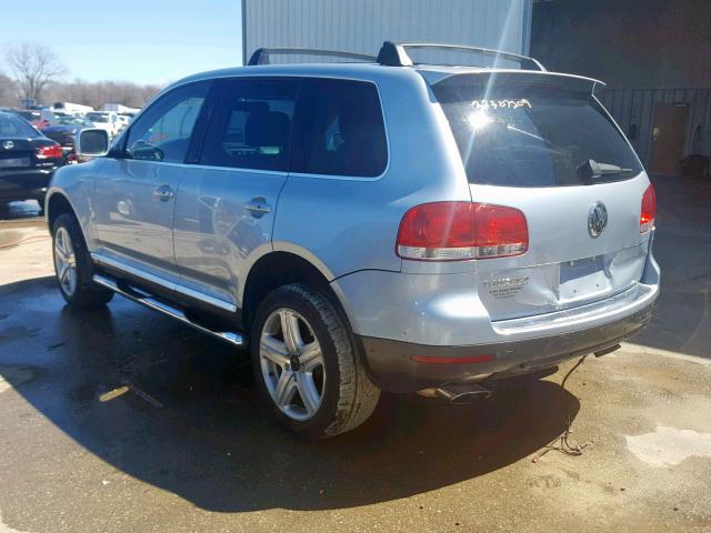 WVGCM67L64D000857 - 2004 VOLKSWAGEN TOUAREG 4. GRAY photo 3