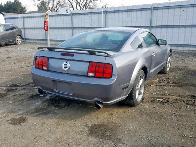 1ZVHT82H665265025 - 2006 FORD MUSTANG GT GRAY photo 4
