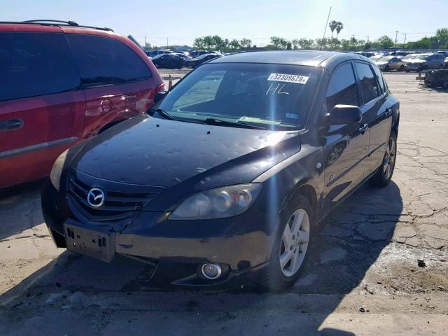 JM1BK343541204513 - 2004 MAZDA 3 HATCHBAC BLACK photo 2