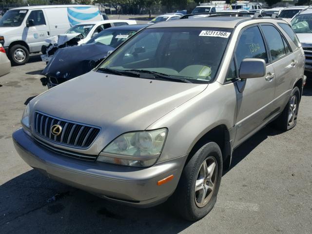 JTJGF10U920121616 - 2002 LEXUS RX 300 GOLD photo 2