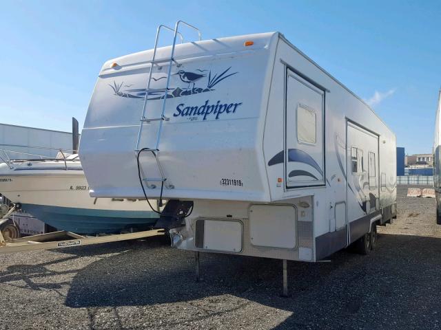 4X4FSAN255T110885 - 2005 WILDWOOD 5TH WHEEL WHITE photo 2