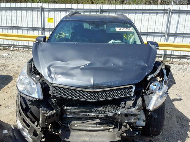 1GNKRGED2BJ219887 - 2011 CHEVROLET TRAVERSE L GRAY photo 7