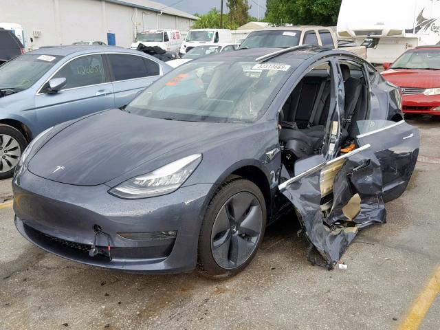 5YJ3E1EA7JF123982 - 2018 TESLA MODEL 3 GRAY photo 2