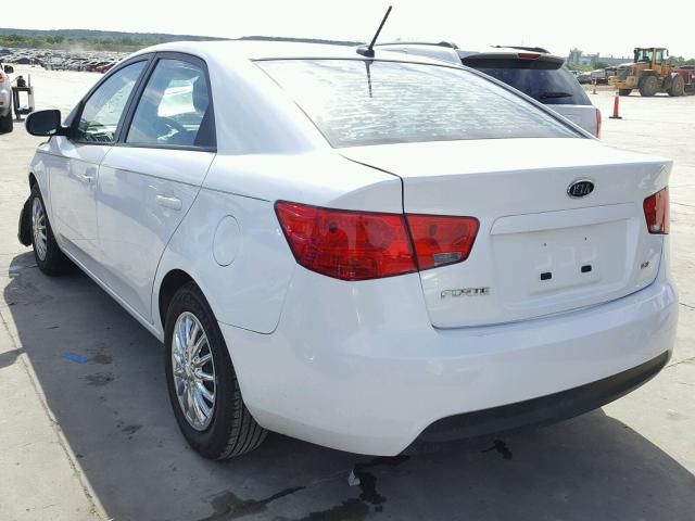 KNAFU4A26C5561023 - 2012 KIA FORTE EX WHITE photo 3