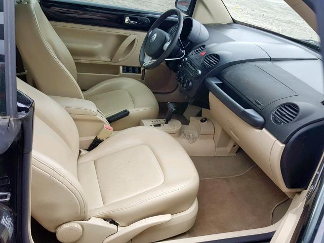 3VWCM31YX4M311572 - 2004 VOLKSWAGEN NEW BEETLE 黑色 照片 5