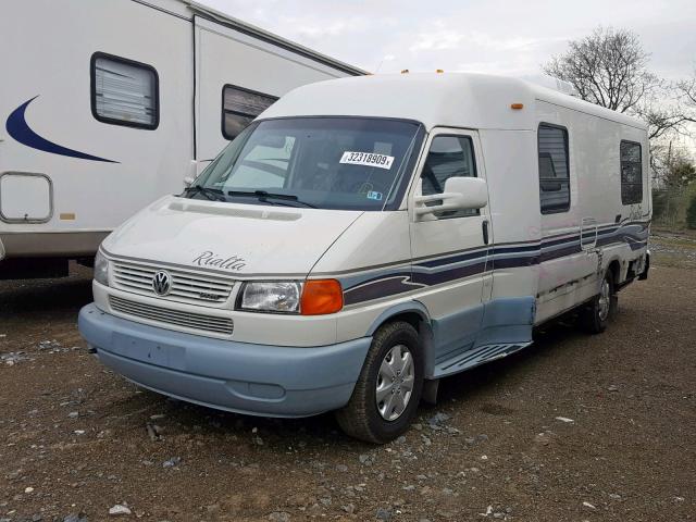 WV3AH2703XH118437 - 1999 WINNEBAGO EUROVAN WHITE photo 2