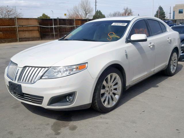 1LNHM94R19G618142 - 2009 LINCOLN MKS WHITE photo 2