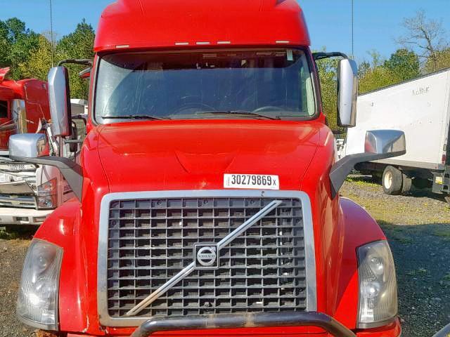 4V4NC9EH3FN922391 - 2015 VOLVO VN VNL RED photo 7