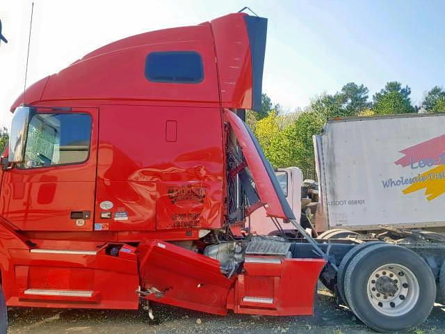 4V4NC9EH3FN922391 - 2015 VOLVO VN VNL RED photo 9
