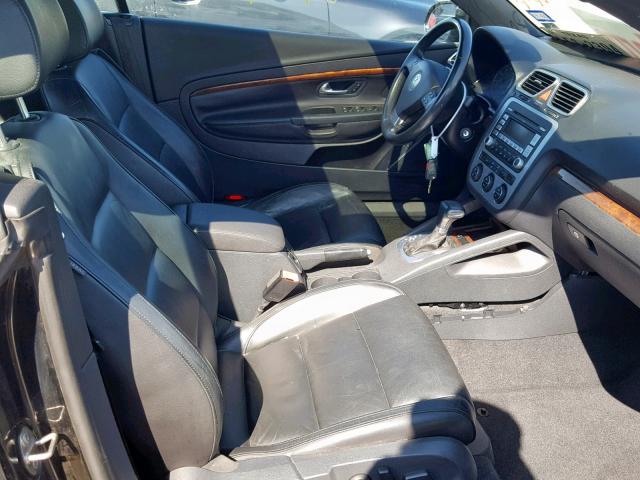 WVWFA71F68V029875 - 2008 VOLKSWAGEN EOS LUX Czarny zdjęcie 5