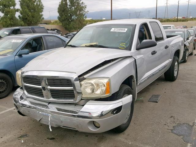 1D7HE58K75S223354 - 2005 DODGE DAKOTA QUA SILVER photo 2