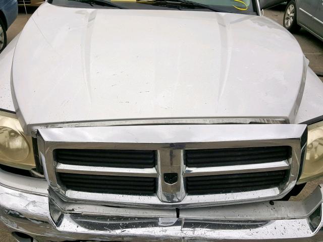 1D7HE58K75S223354 - 2005 DODGE DAKOTA QUA SILVER photo 7