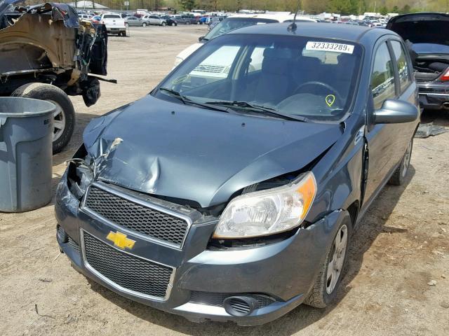 KL1TD6DE9AB135114 - 2010 CHEVROLET AVEO LS GREEN photo 2