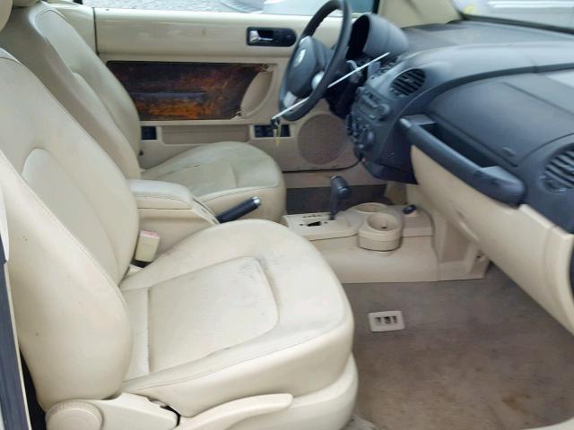 3VWCK21Y73M312368 - 2003 VOLKSWAGEN NEW BEETLE თაფლისფერი ფოტო 5