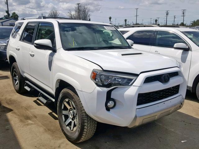 JTEBU5JR9J5595700 - 2018 TOYOTA 4RUNNER SR WHITE photo 1