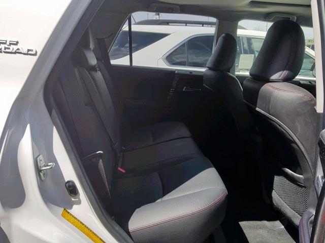 JTEBU5JR9J5595700 - 2018 TOYOTA 4RUNNER SR WHITE photo 6