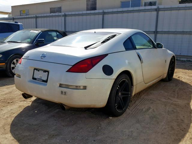 JN1AZ34E15M654428 - 2005 NISSAN 350Z COUPE WHITE photo 4