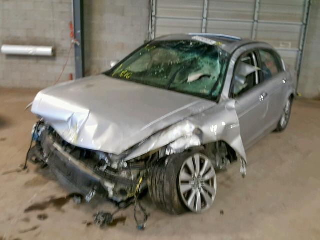 1HGCP3F83CA006219 - 2012 HONDA ACCORD EXL SILVER photo 2