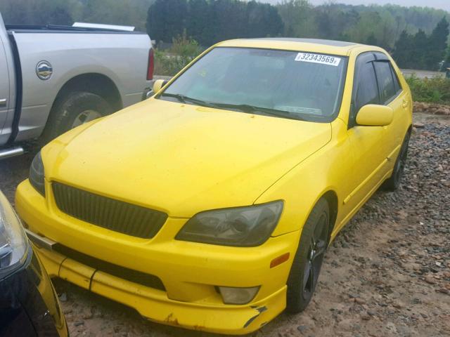 JTHBD192530070023 - 2003 LEXUS IS 300 YELLOW photo 2