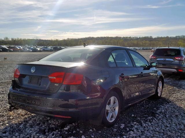 3VWLL7AJ1CM082503 - 2012 VOLKSWAGEN JETTA TDI BLACK photo 4