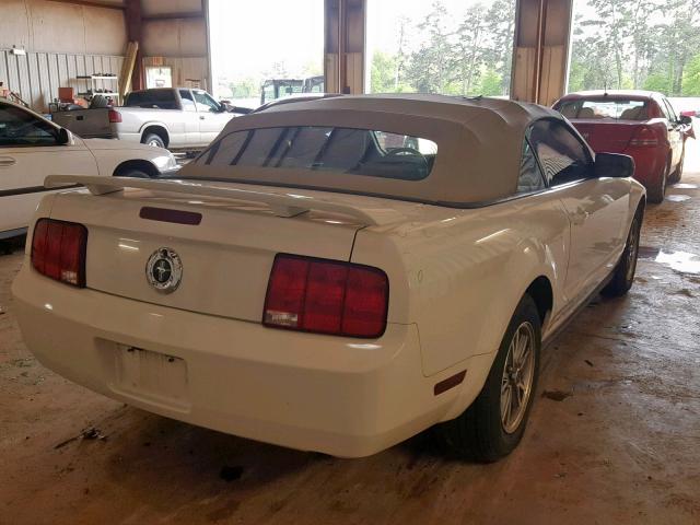 1ZVFT84N355258610 - 2005 FORD MUSTANG WHITE photo 4