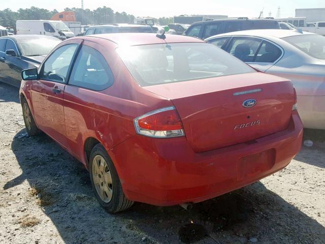 1FAHP32N58W135546 - 2008 FORD FOCUS S/SE RED photo 3