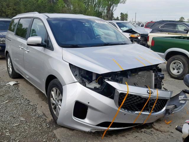 KNDMB5C16H6240823 - 2017 KIA SEDONA LX SILVER photo 1