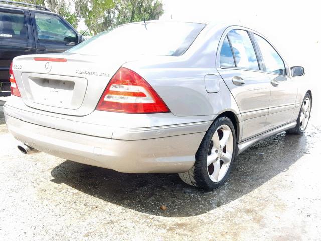 WDBRF40J35F660414 - 2005 MERCEDES-BENZ C 230K SPO SILVER photo 4