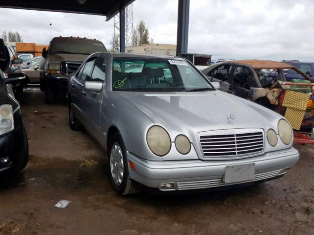 WDBJF55F4VA377671 - 1997 MERCEDES-BENZ E 320 SILVER photo 1