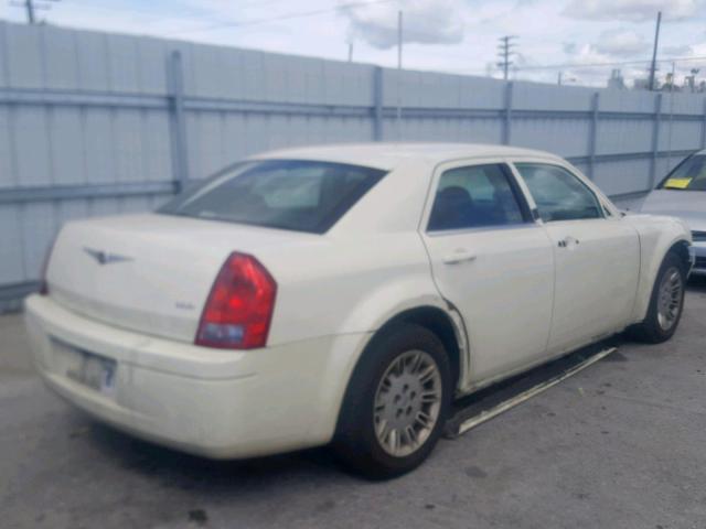 2C3KA43RX7H600347 - 2007 CHRYSLER 300 CREAM photo 4