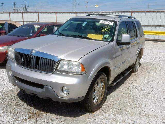 5LMEU88H94ZJ22353 - 2004 LINCOLN AVIATOR 银色 照片 2