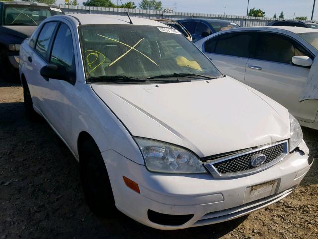 1FAHP34N67W361946 - 2007 FORD FOCUS ZX4 WHITE photo 1