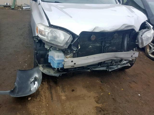 JTEES41A592130447 - 2009 TOYOTA HIGHLANDER SILVER photo 9