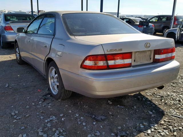 JT8BF28G315105882 - 2001 LEXUS ES 300 GOLD photo 3