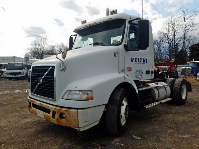 4V4M19GF17N481715 - 2007 VOLVO VN VNM  photo 2