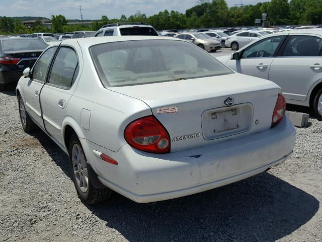 JN1CA31D41T603288 - 2001 NISSAN MAXIMA GXE WHITE photo 3