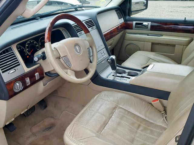 5LMFU28506LJ30130 - 2006 LINCOLN NAVIGATOR თაფლისფერი ფოტო 9