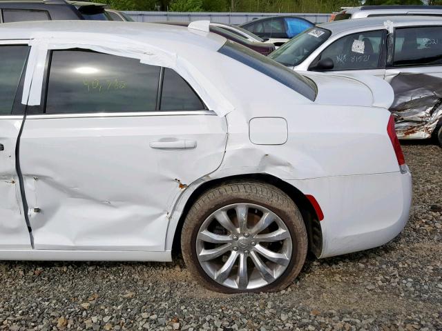 2C3CCAAG6GH313764 - 2016 CHRYSLER 300 LIMITE WHITE photo 10